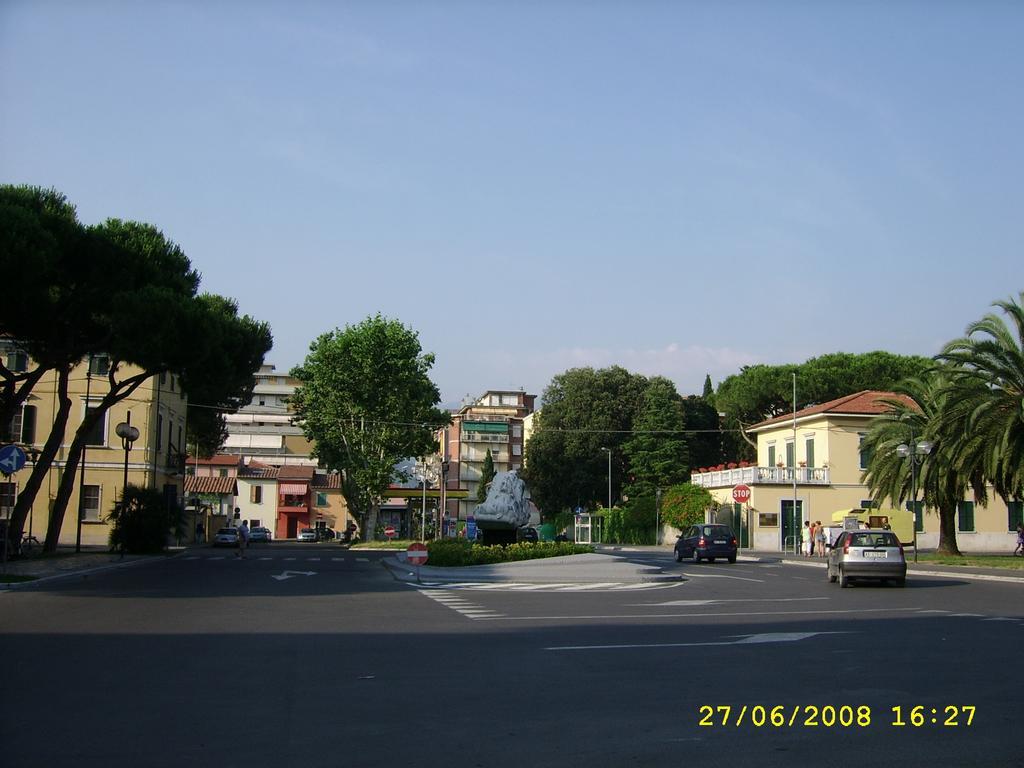 Appartamento Marina Marina Di Carrara Exteriör bild