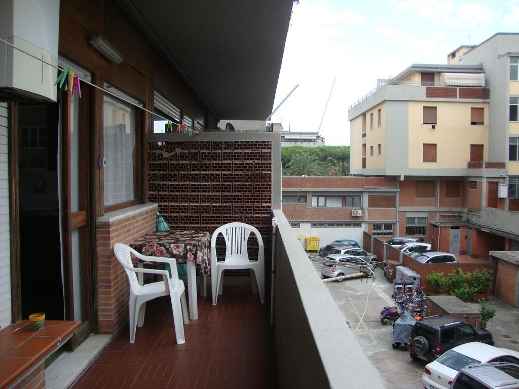 Appartamento Marina Marina Di Carrara Rum bild