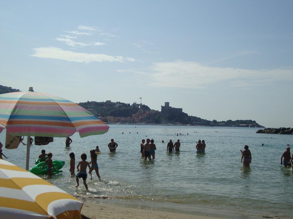 Appartamento Marina Marina Di Carrara Rum bild