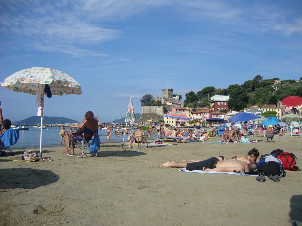 Appartamento Marina Marina Di Carrara Rum bild